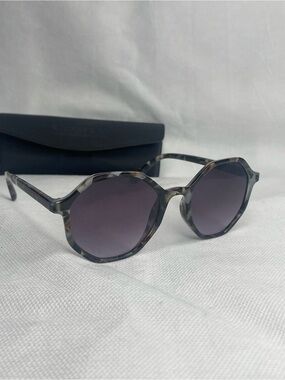 Nanette Lepore “Oat” Octagonal Sunglasses Tortoise Frame Gradient Purple Lenses